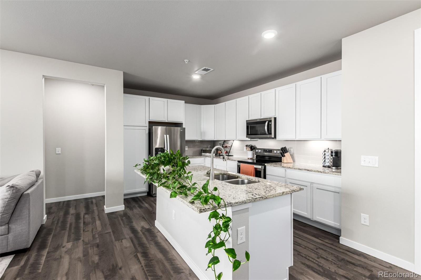 9287 Twenty Mile Road Unit: 204
