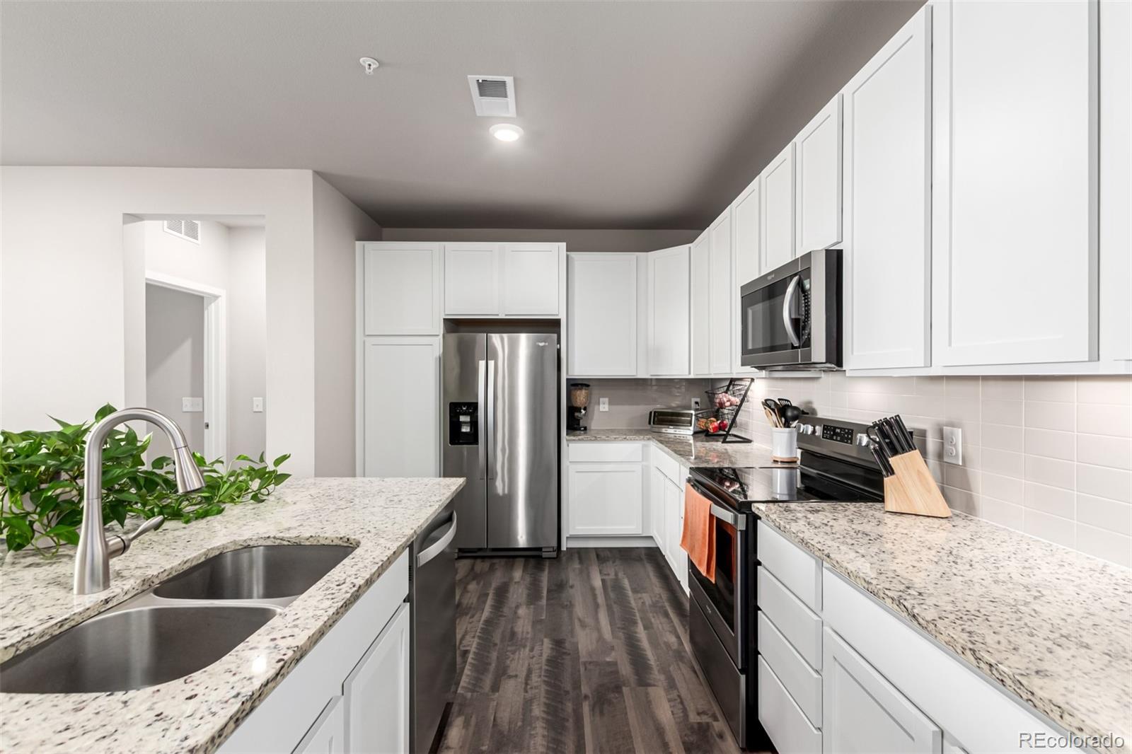 9287 Twenty Mile Road Unit: 204