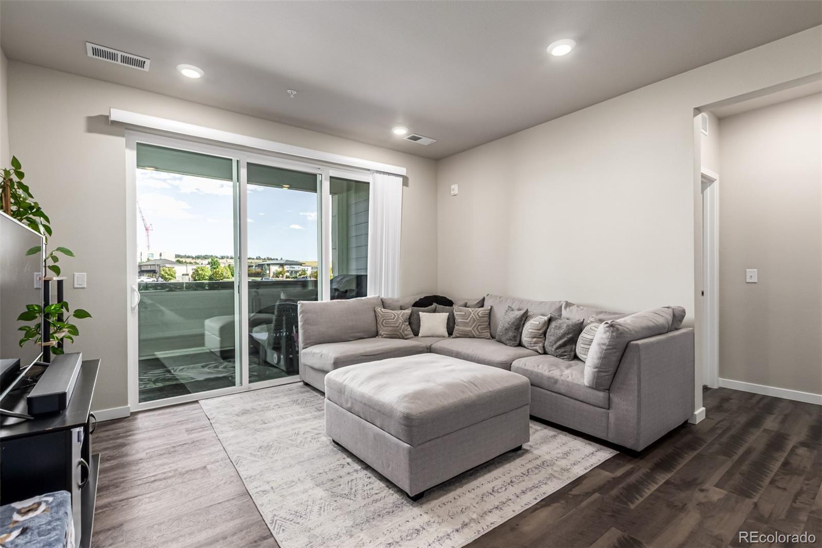 9287 Twenty Mile Road Unit: 204