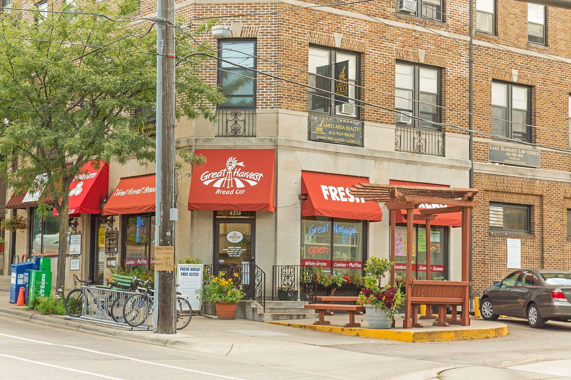 4216 Zenith Avenue S