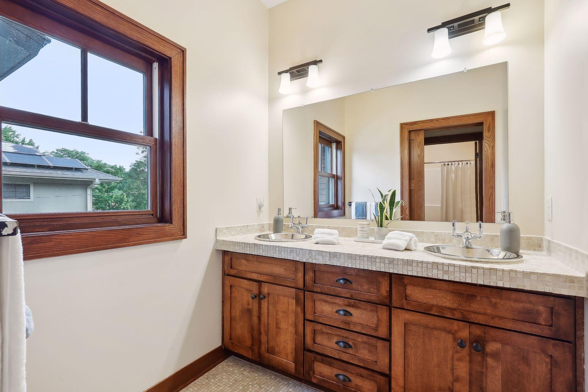 4216 Zenith Avenue S