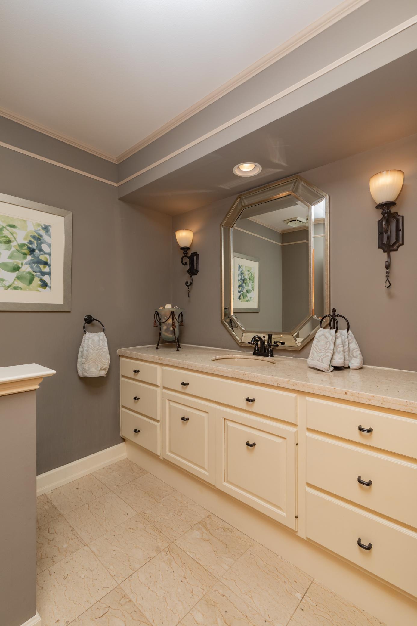 1714 Pondview Terrace