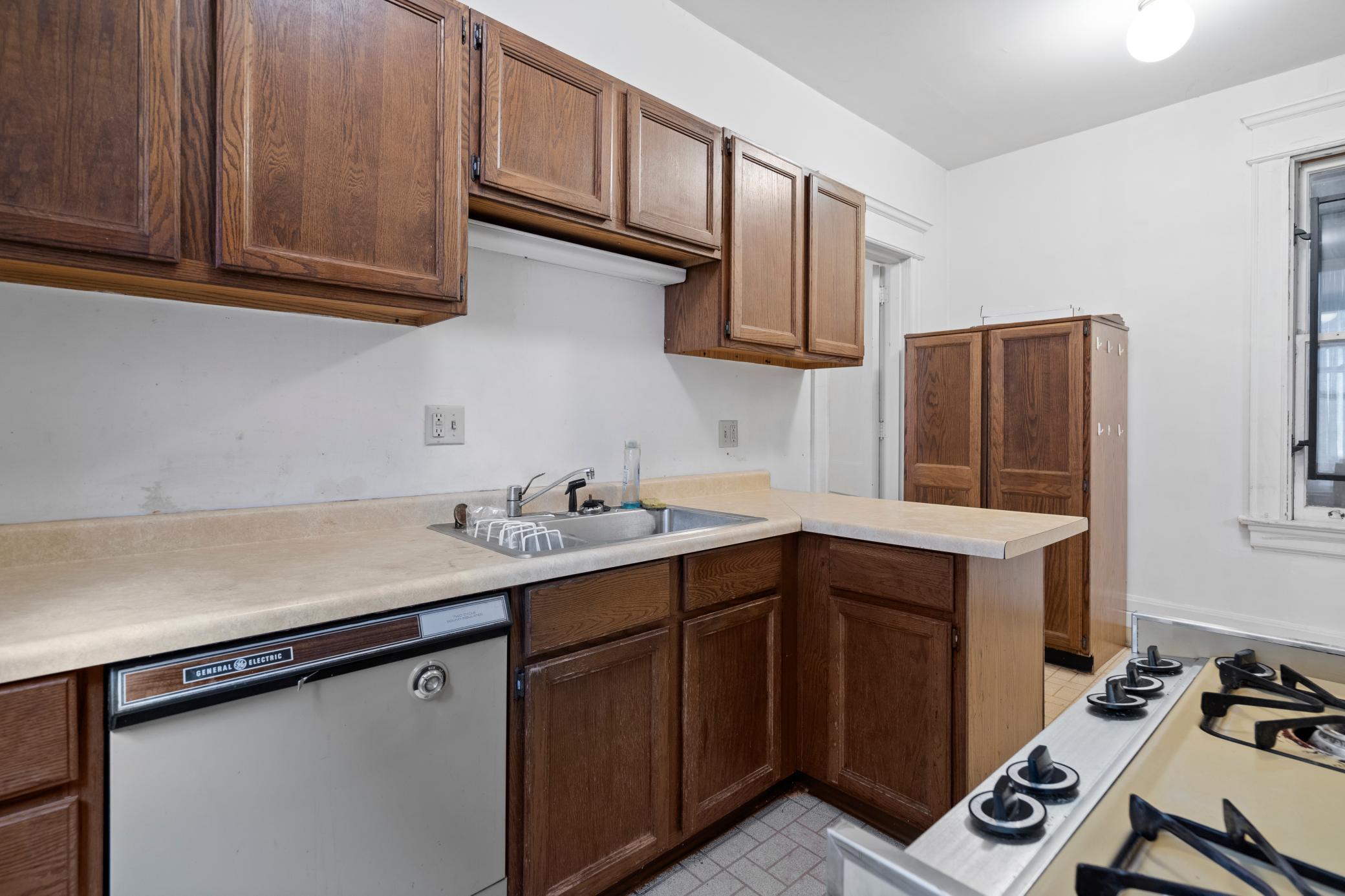 115 Western Avenue N Unit: 2M