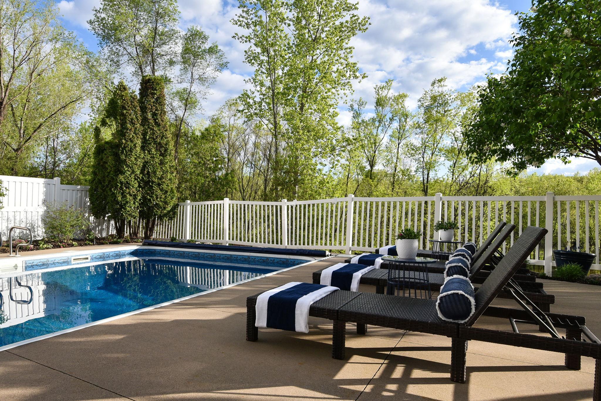 1504 Thomas Lane