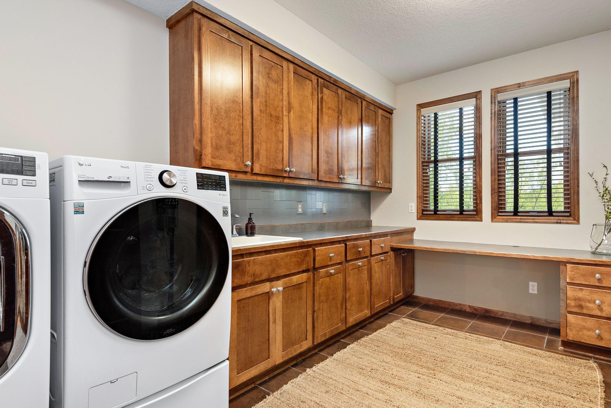 1504 Thomas Lane