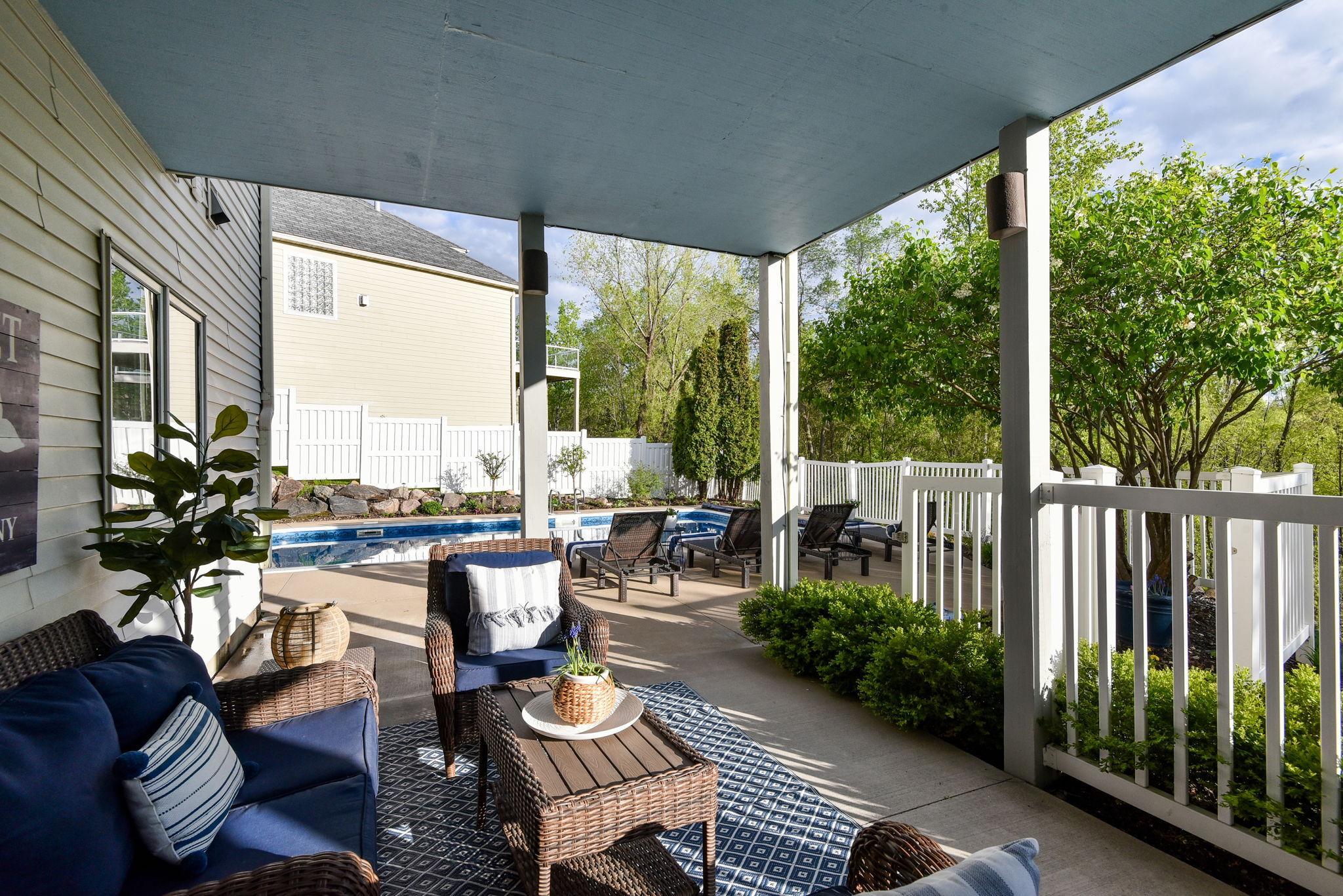1504 Thomas Lane