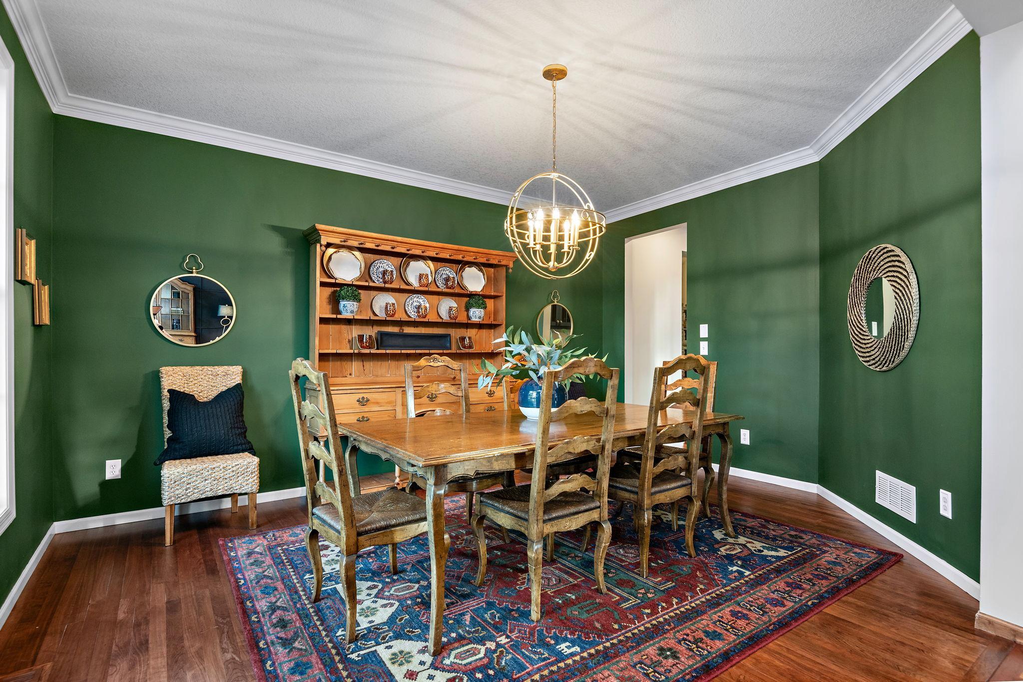 1504 Thomas Lane