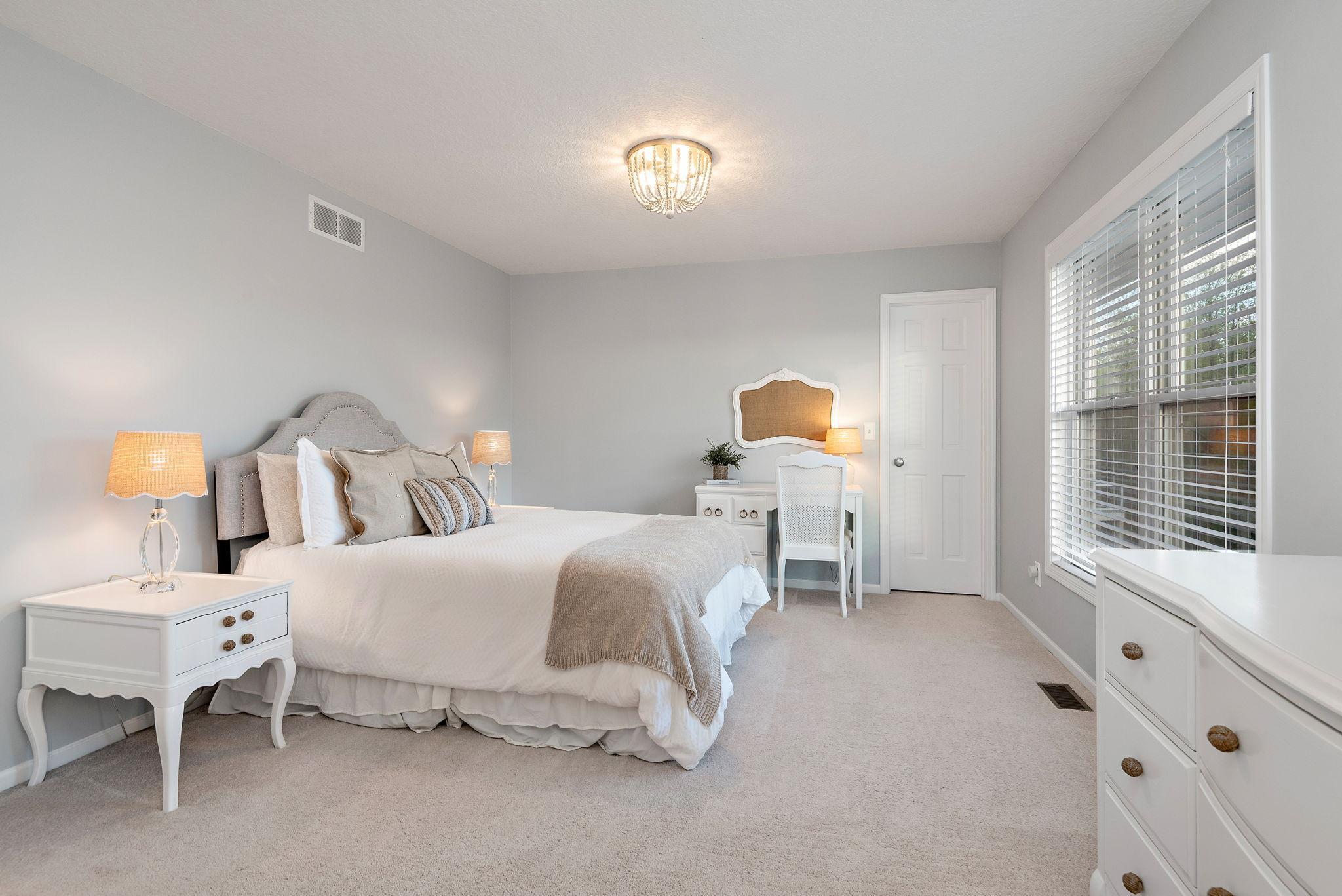1504 Thomas Lane