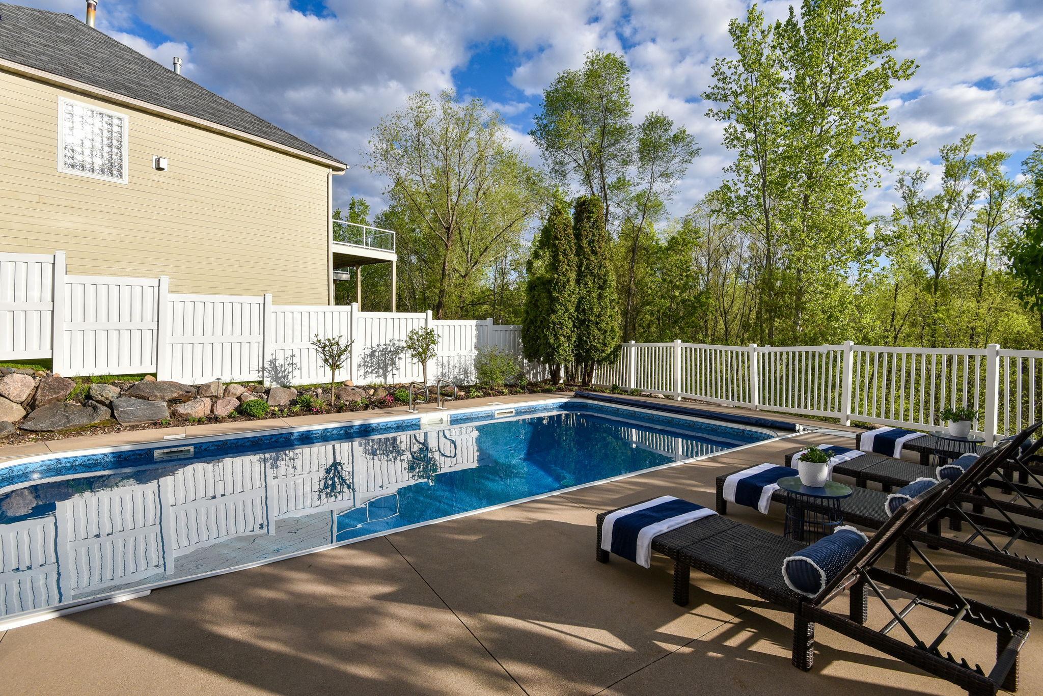 1504 Thomas Lane