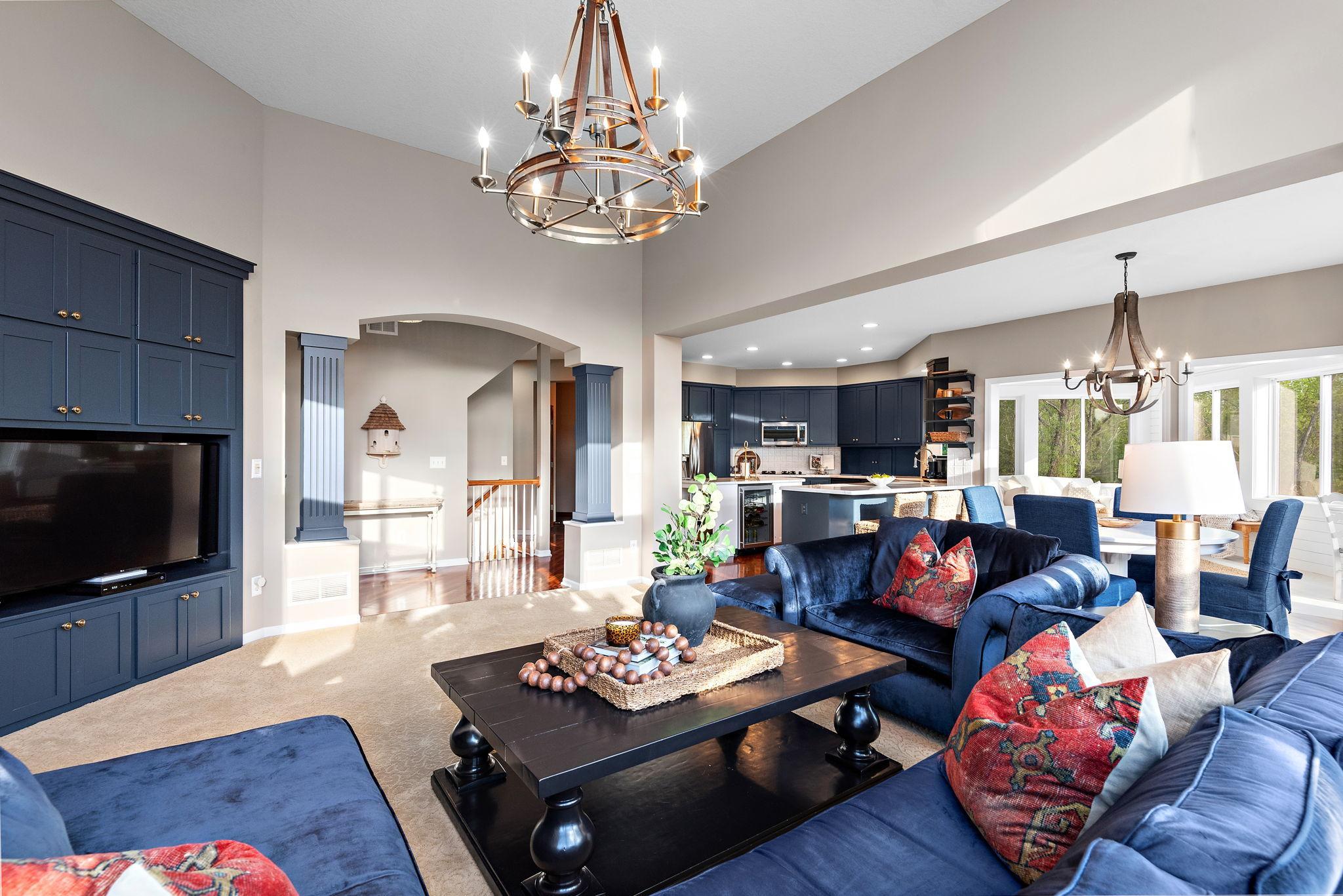 1504 Thomas Lane
