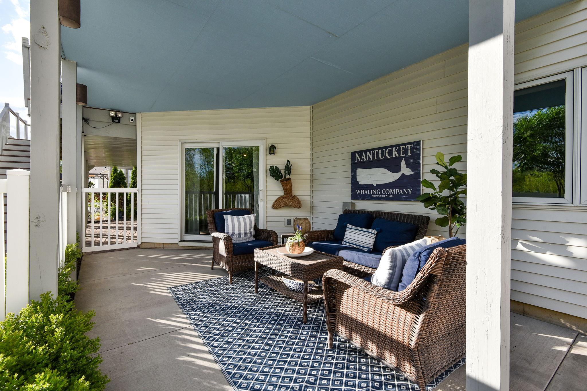 1504 Thomas Lane