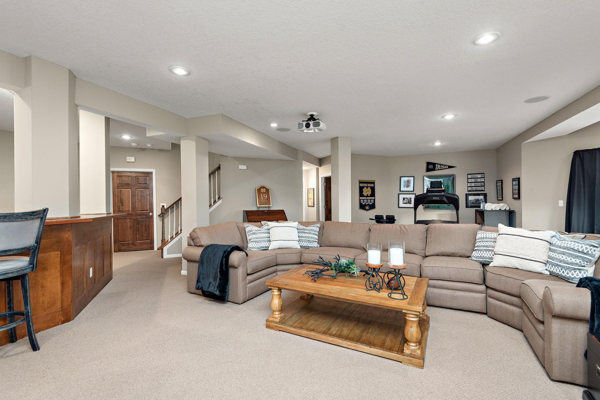 1504 Thomas Lane