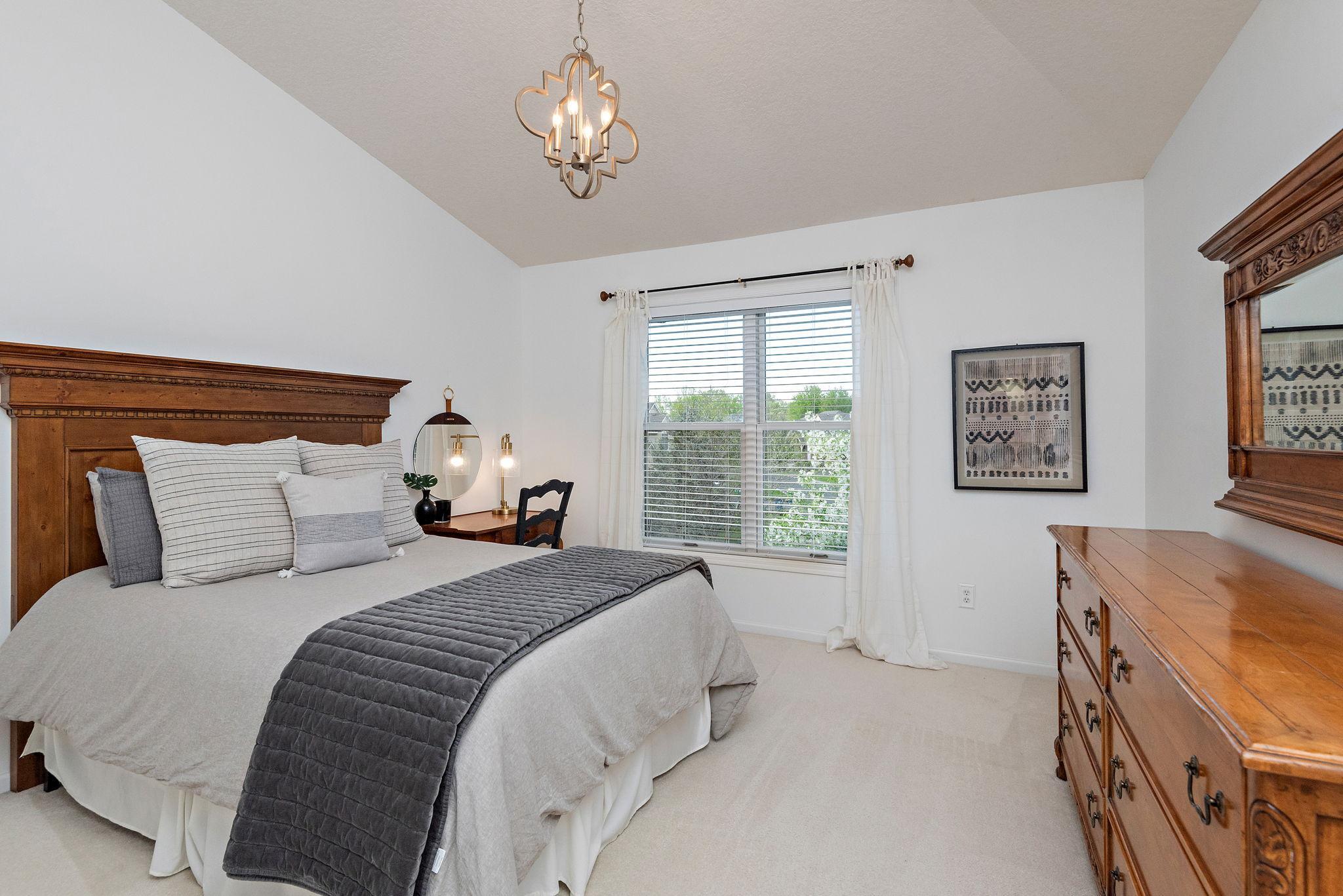 1504 Thomas Lane