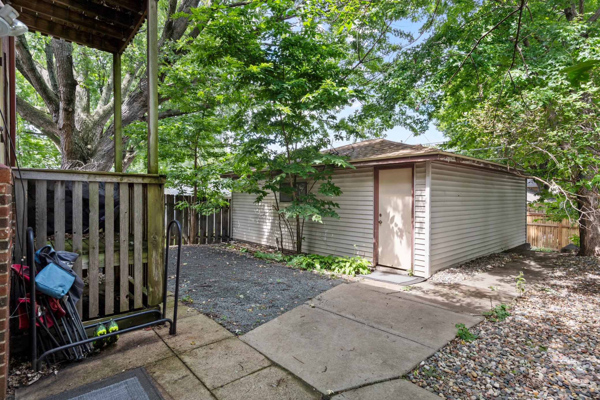 1439 Saint Clair Avenue