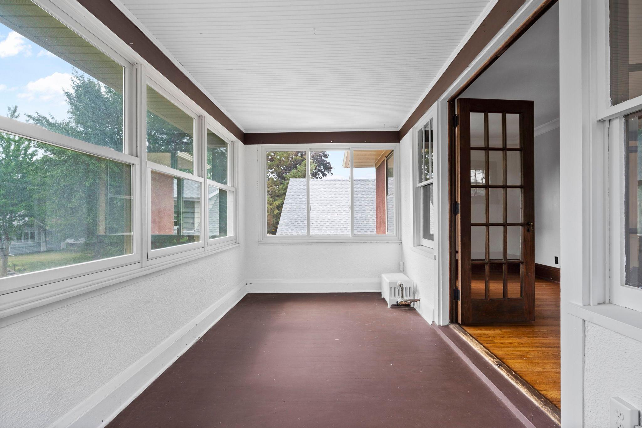 1439 Saint Clair Avenue