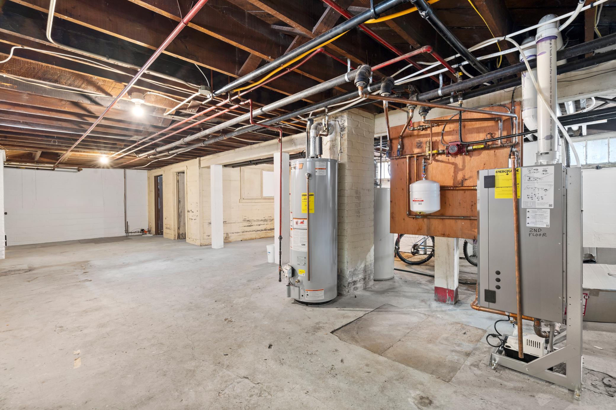 1439 Saint Clair Avenue