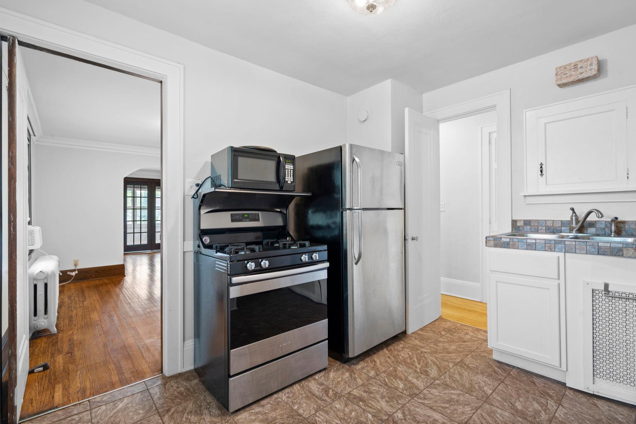 1439 Saint Clair Avenue