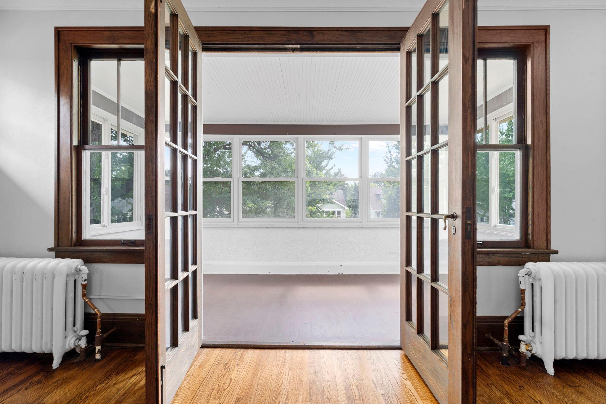 1439 Saint Clair Avenue