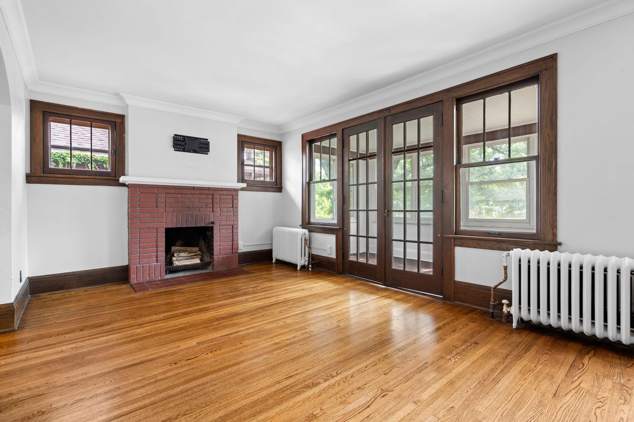 1439 Saint Clair Avenue