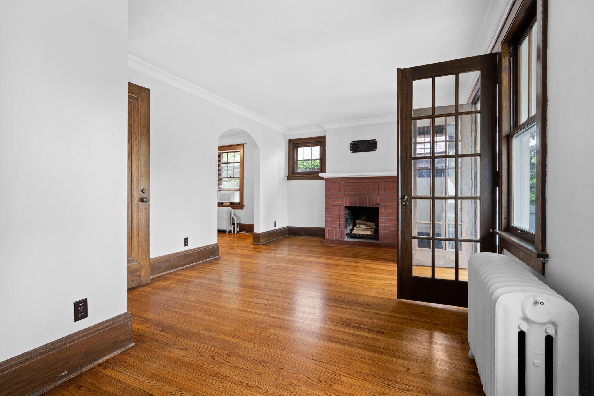 1439 Saint Clair Avenue