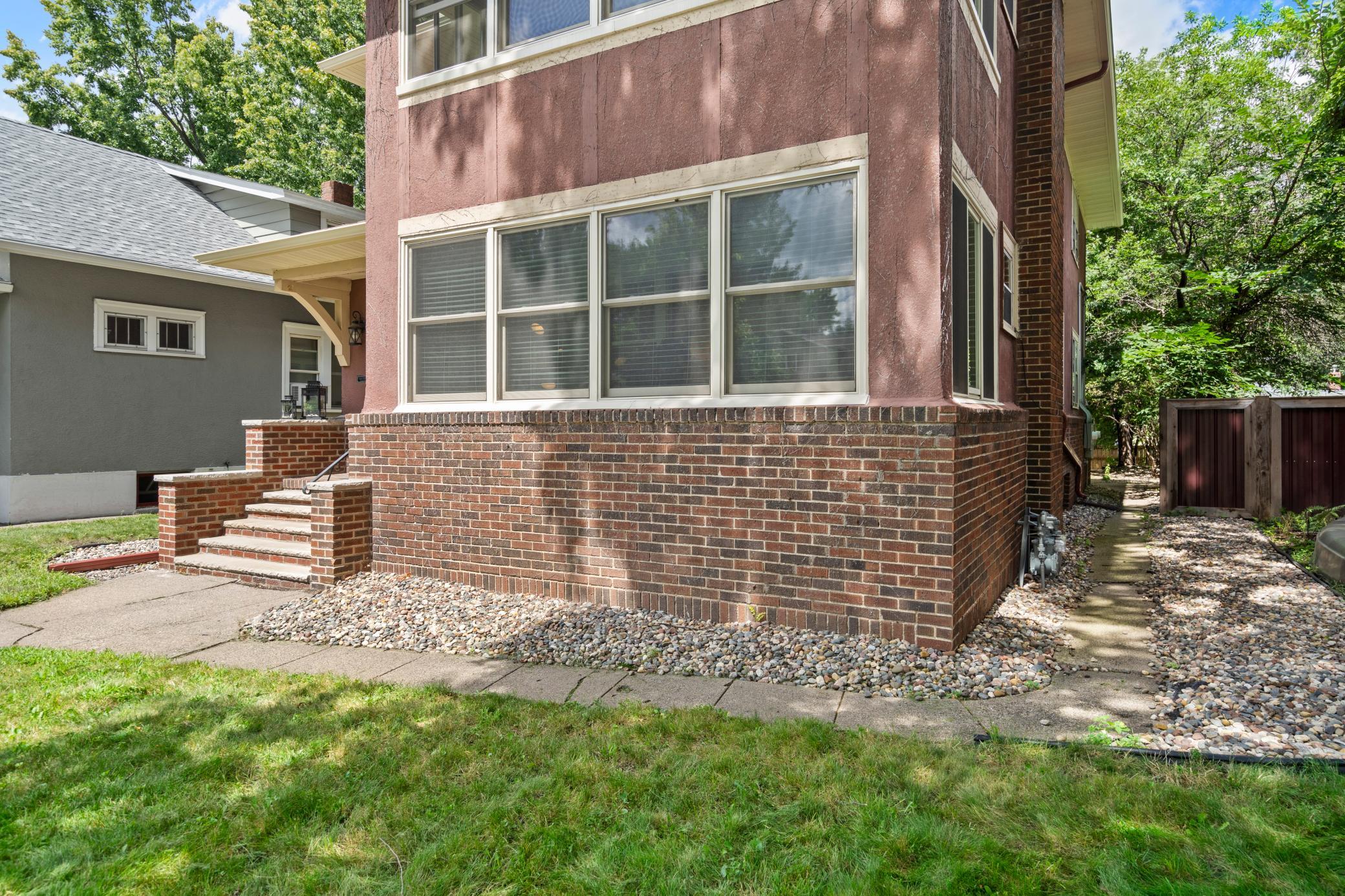 1439 Saint Clair Avenue