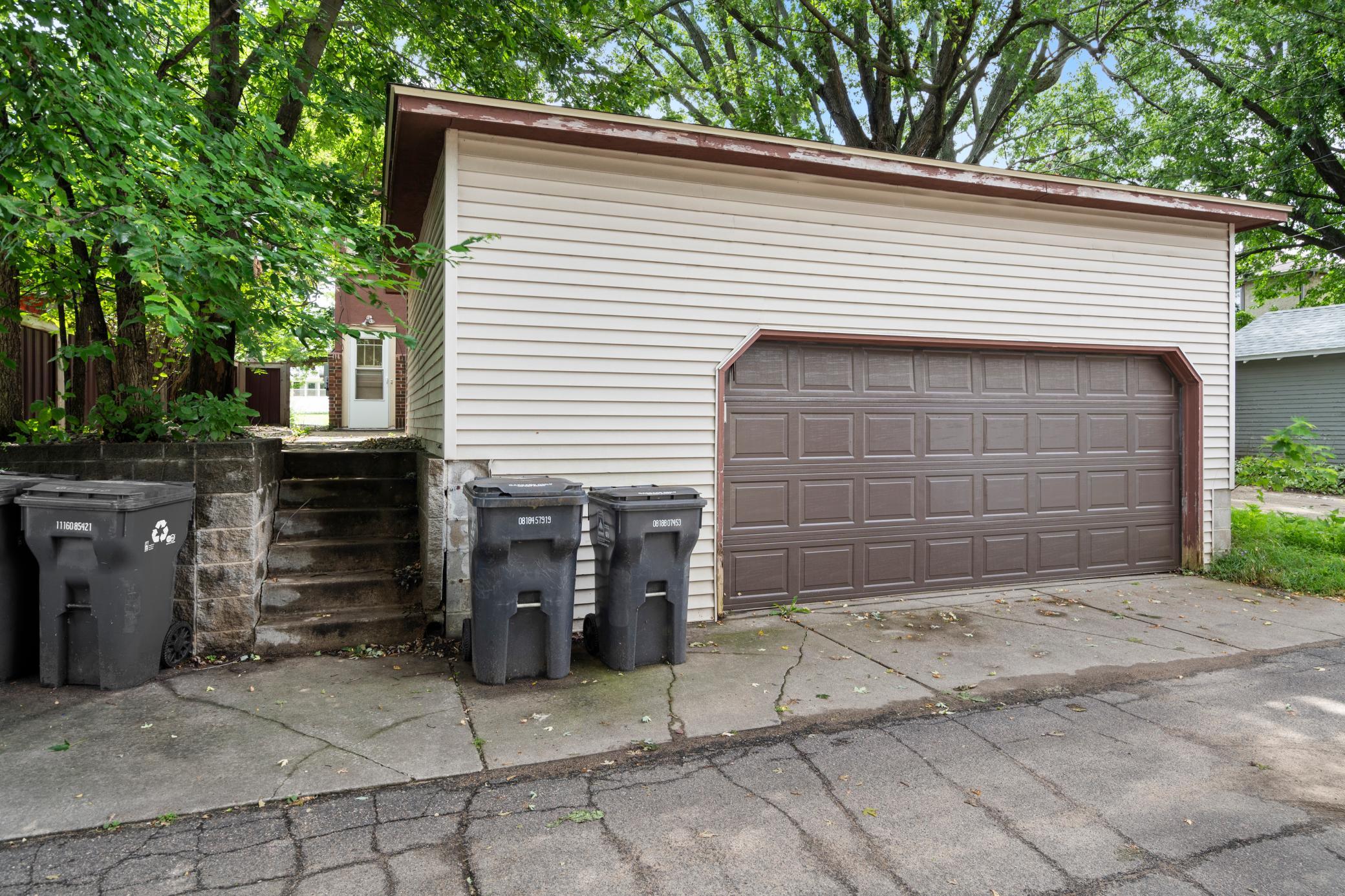 1439 Saint Clair Avenue