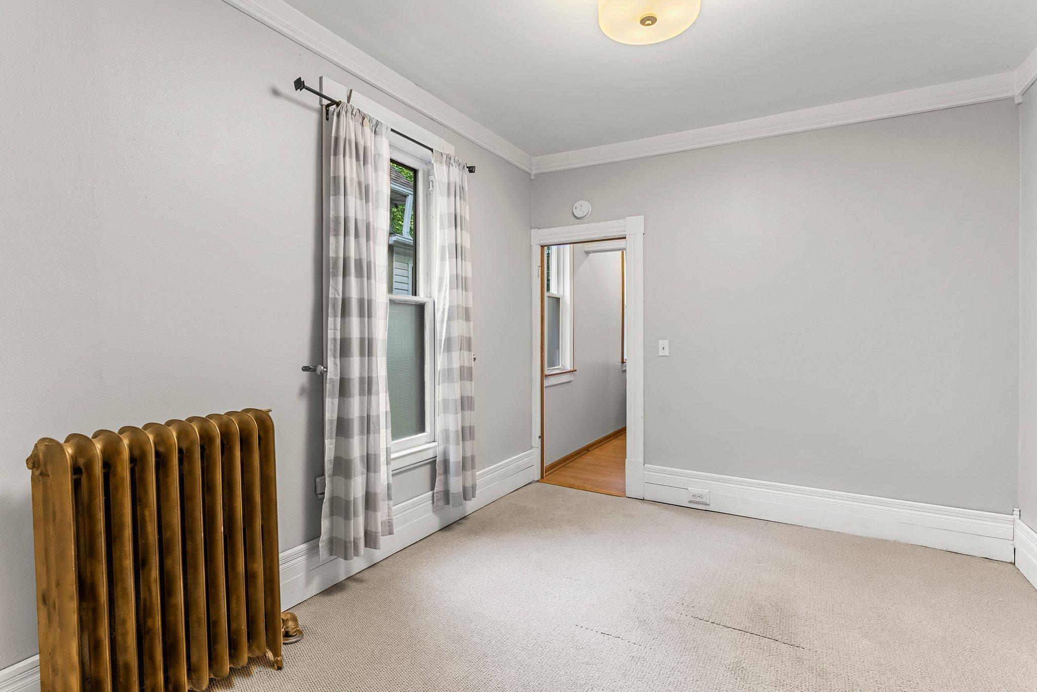 2533 Pierce Street NE