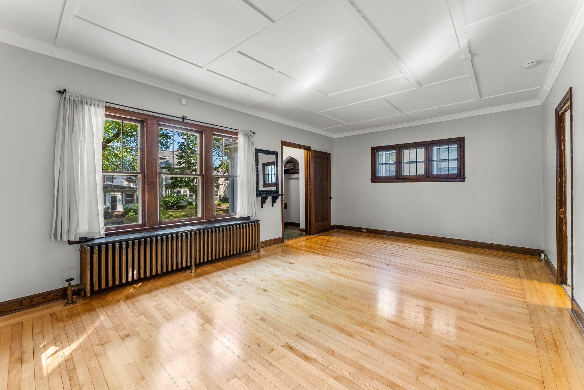 2533 Pierce Street NE