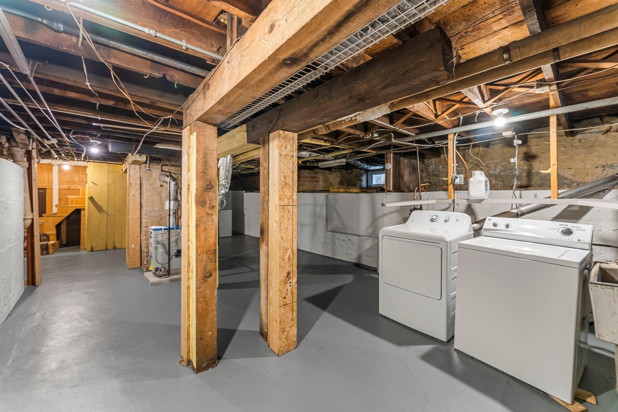 2533 Pierce Street NE