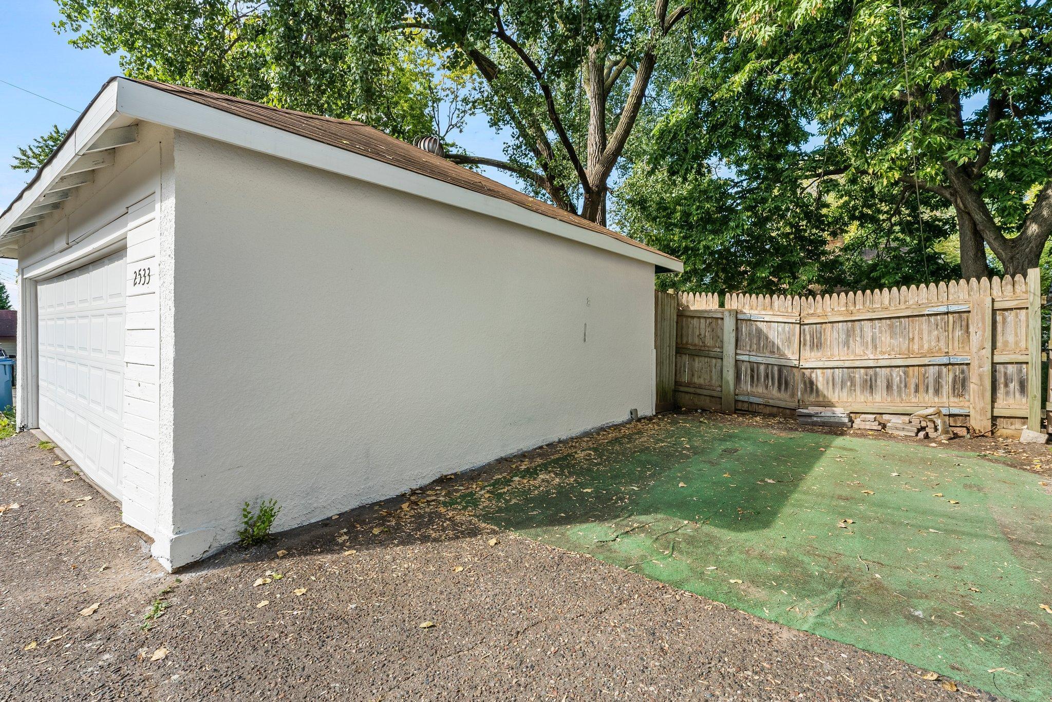 2533 Pierce Street NE