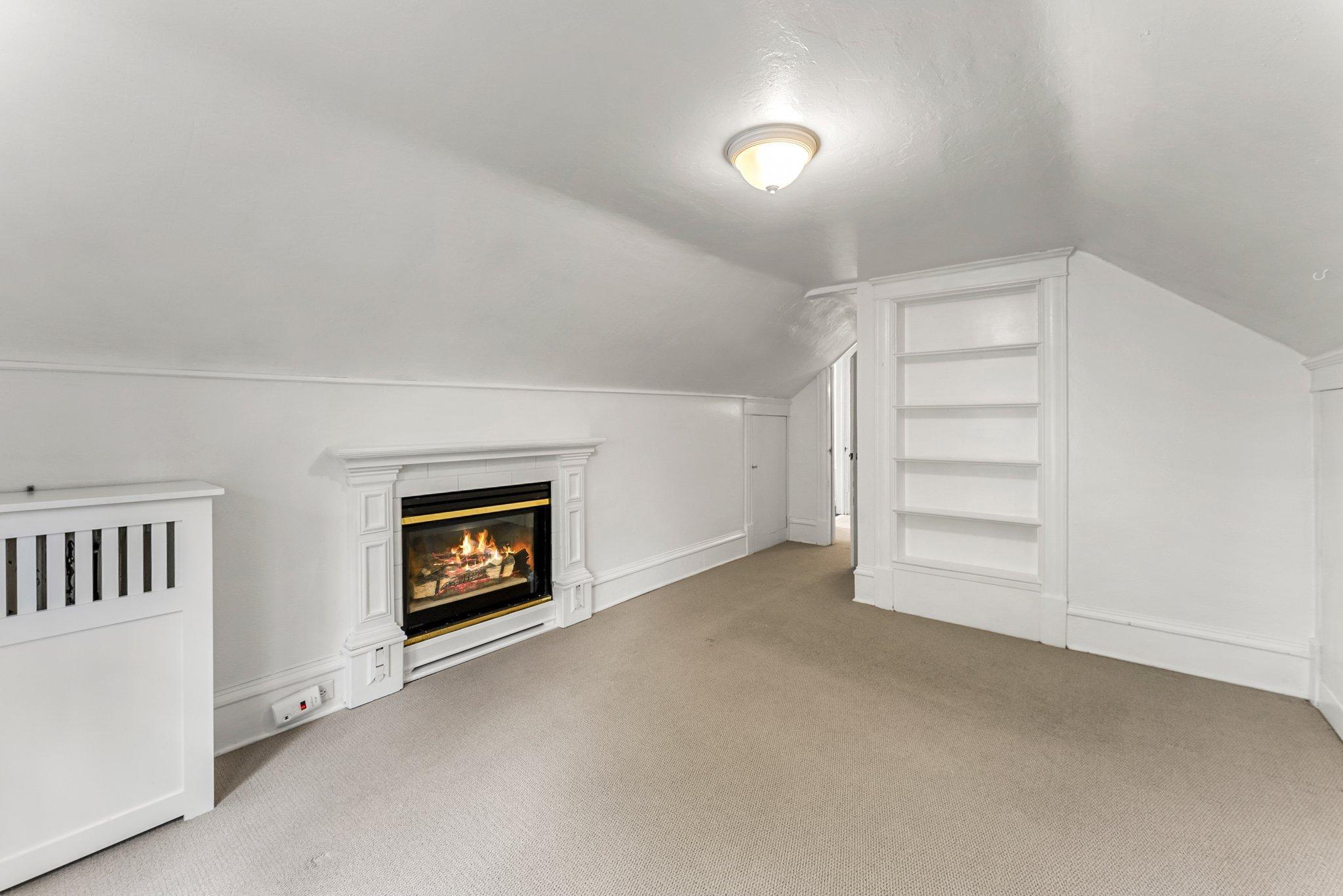 2533 Pierce Street NE