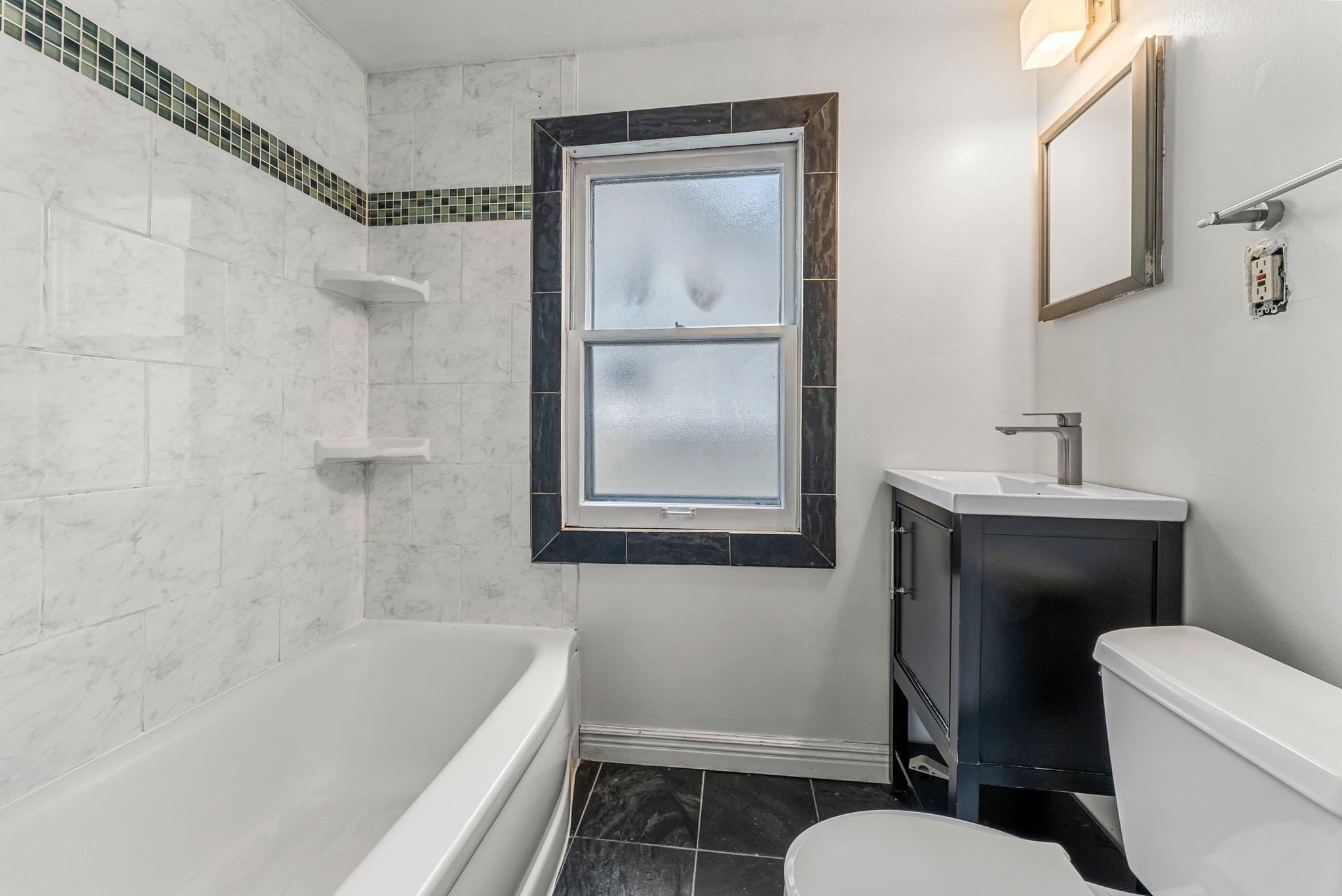 2533 Pierce Street NE