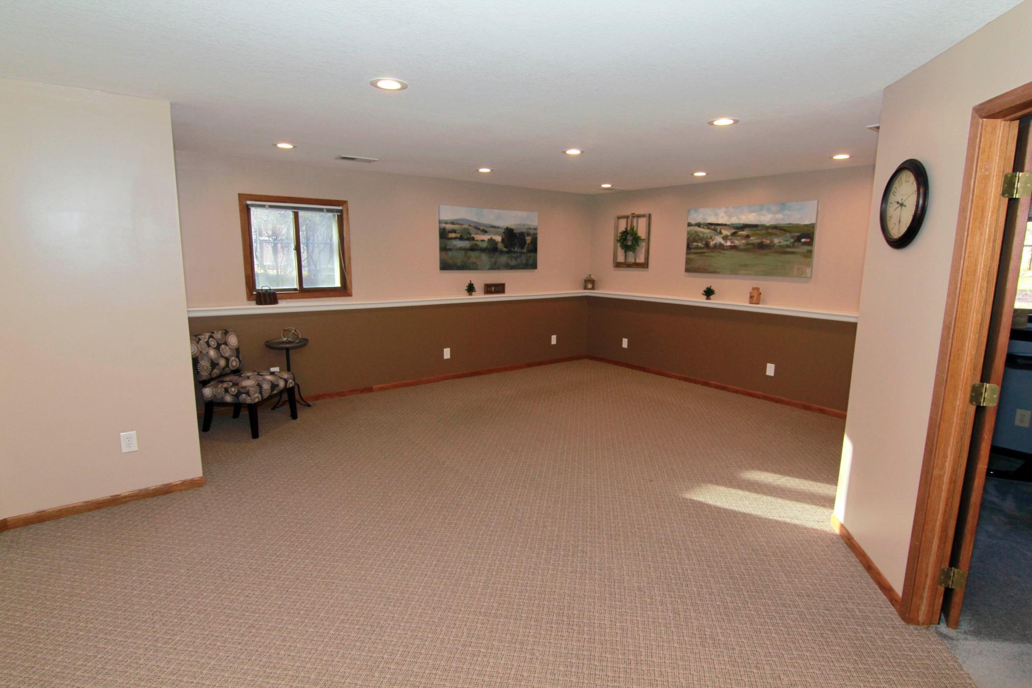 11541 Oregon Avenue N