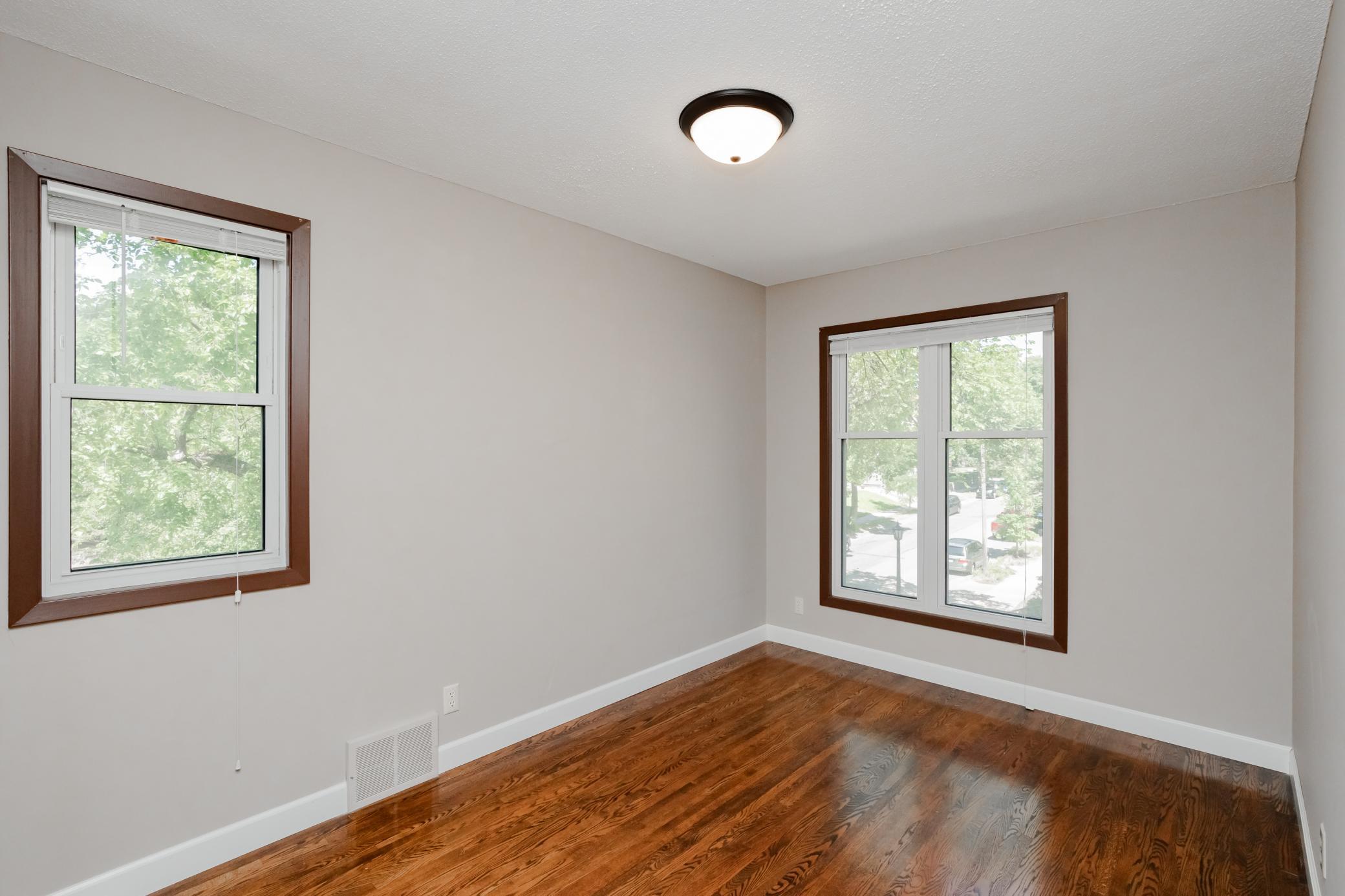 1921 Emerson Avenue S