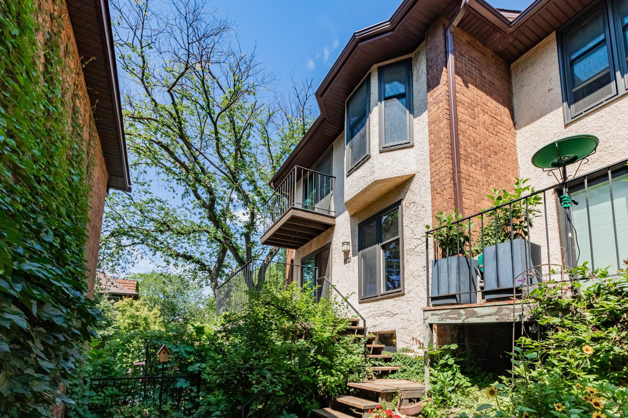 1921 Emerson Avenue S