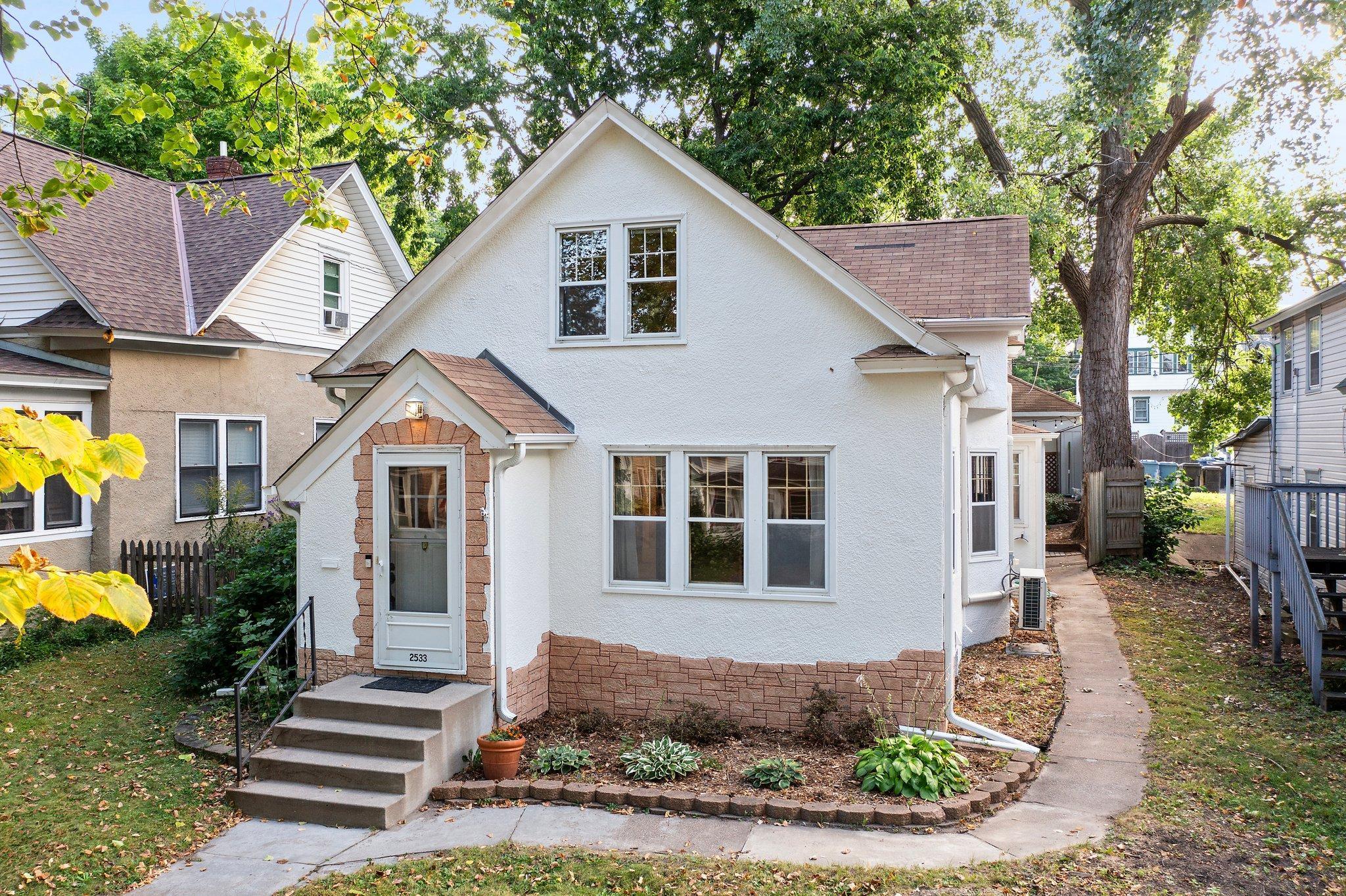2533 Pierce Street NE