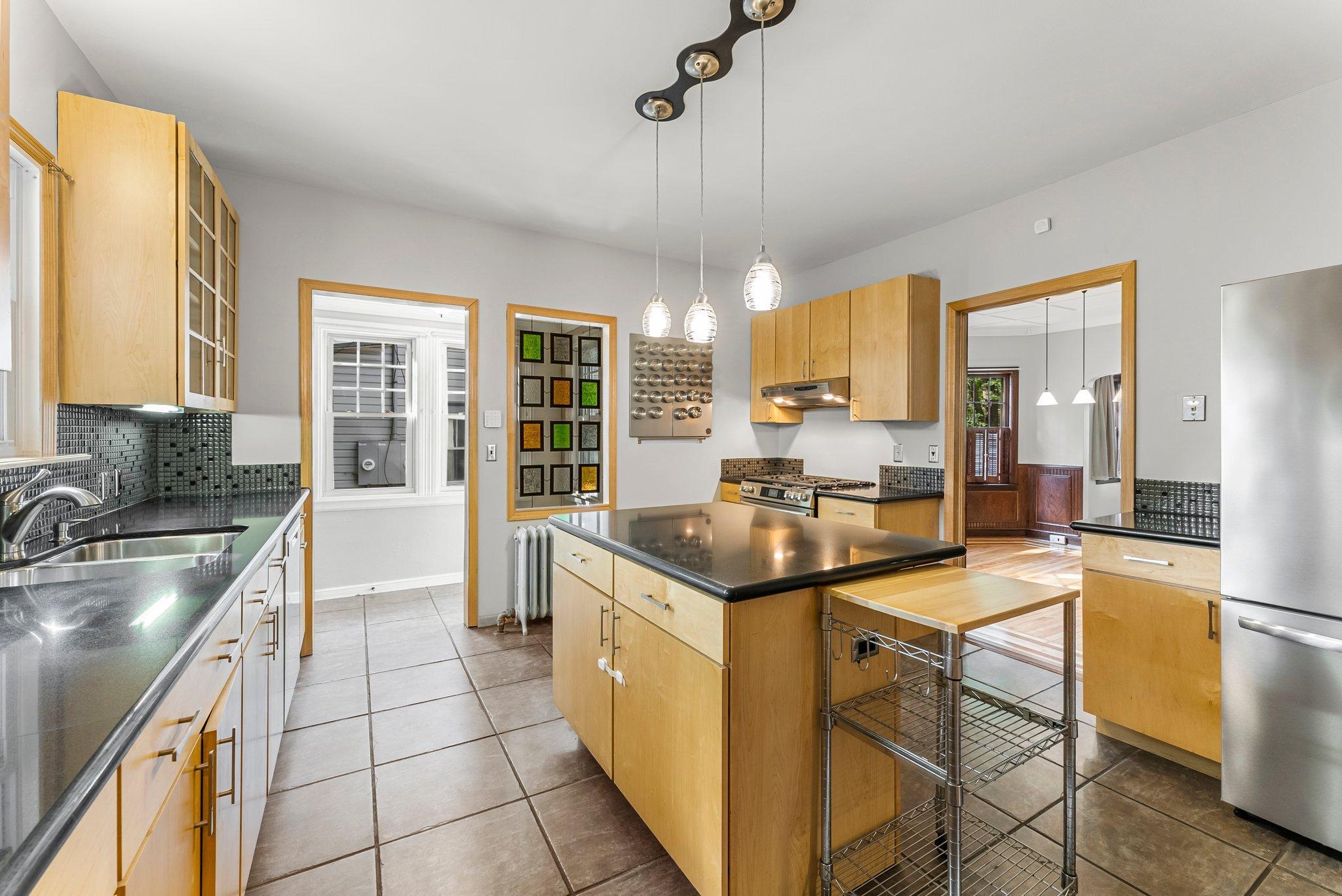 2533 Pierce Street NE