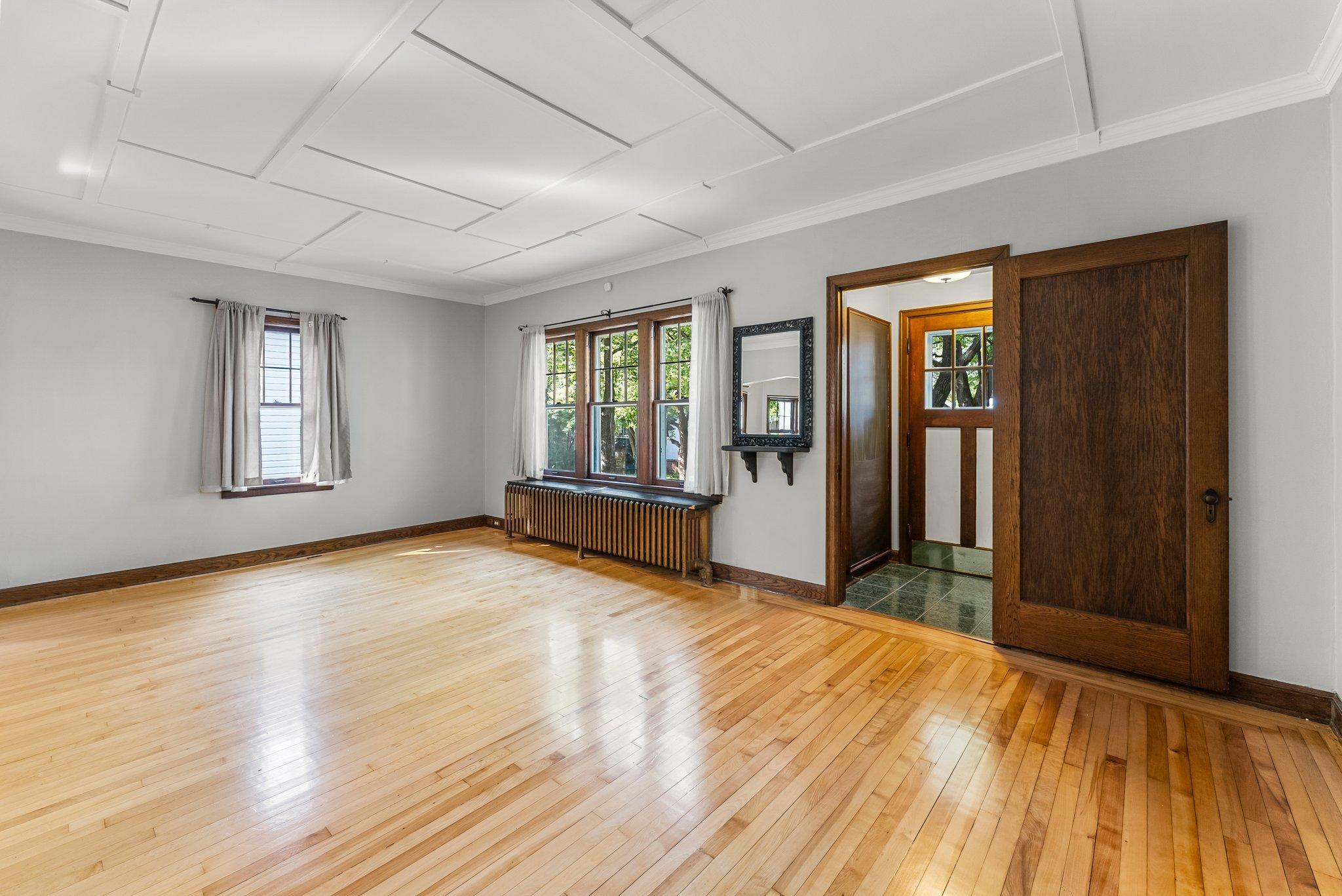 2533 Pierce Street NE