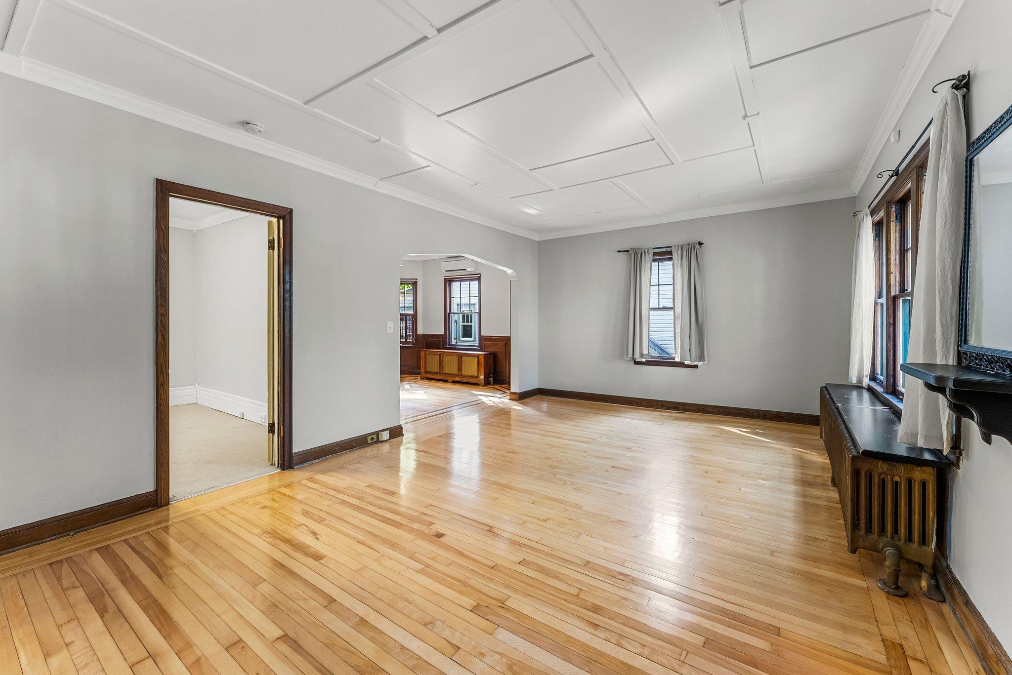 2533 Pierce Street NE