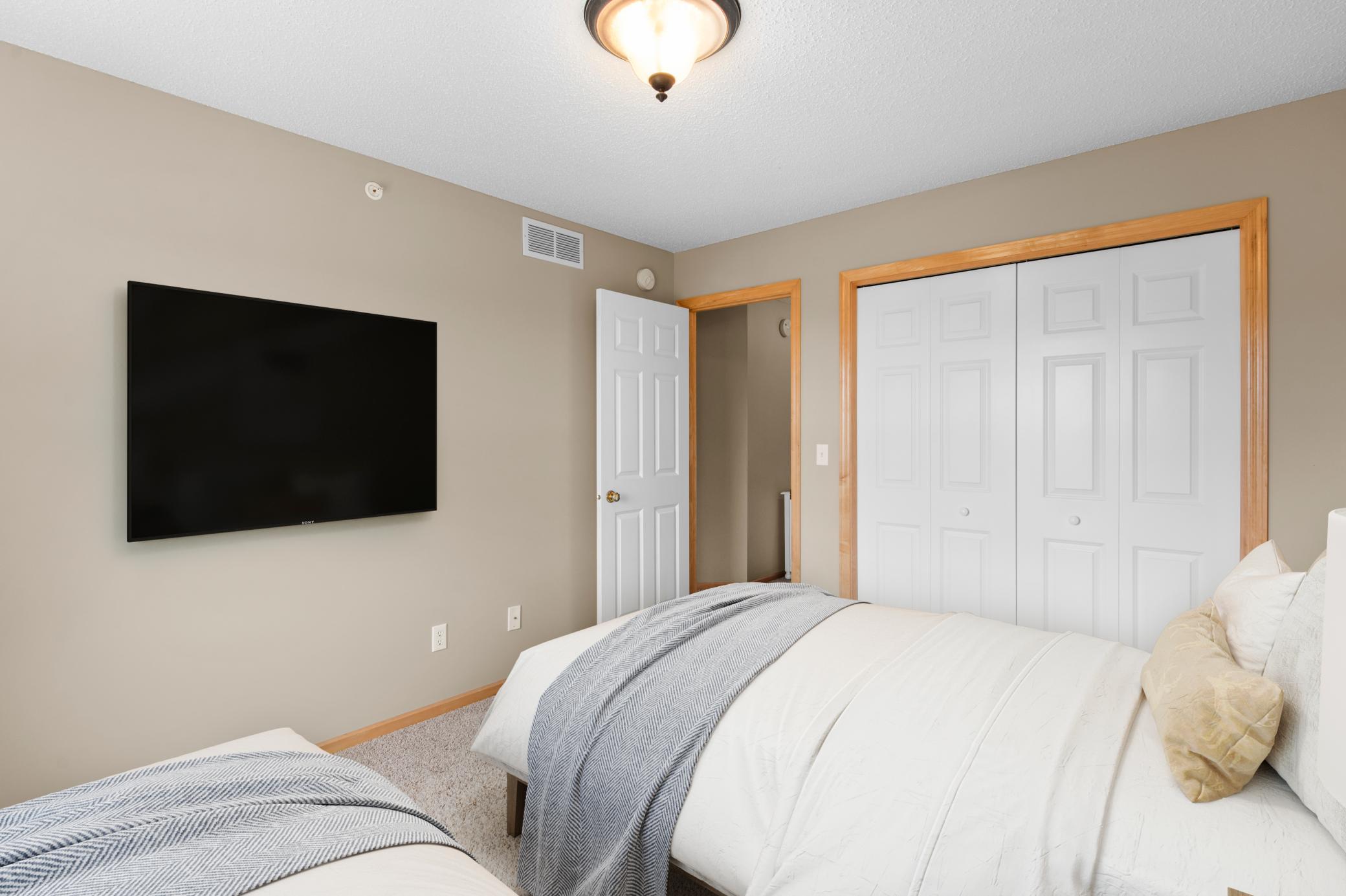 15633 Eaglewood Lane Unit: 1404