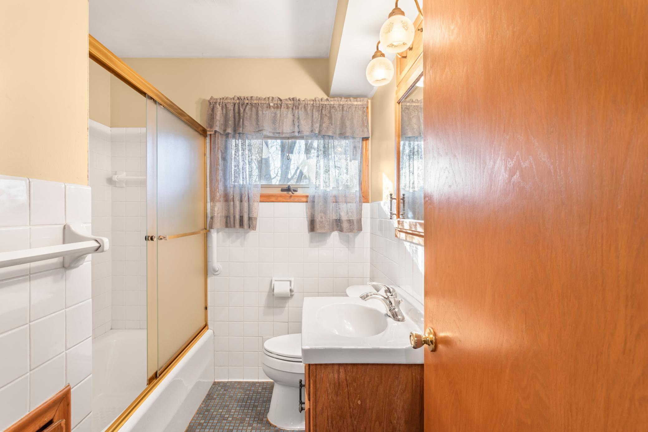 999 Armstrong Avenue