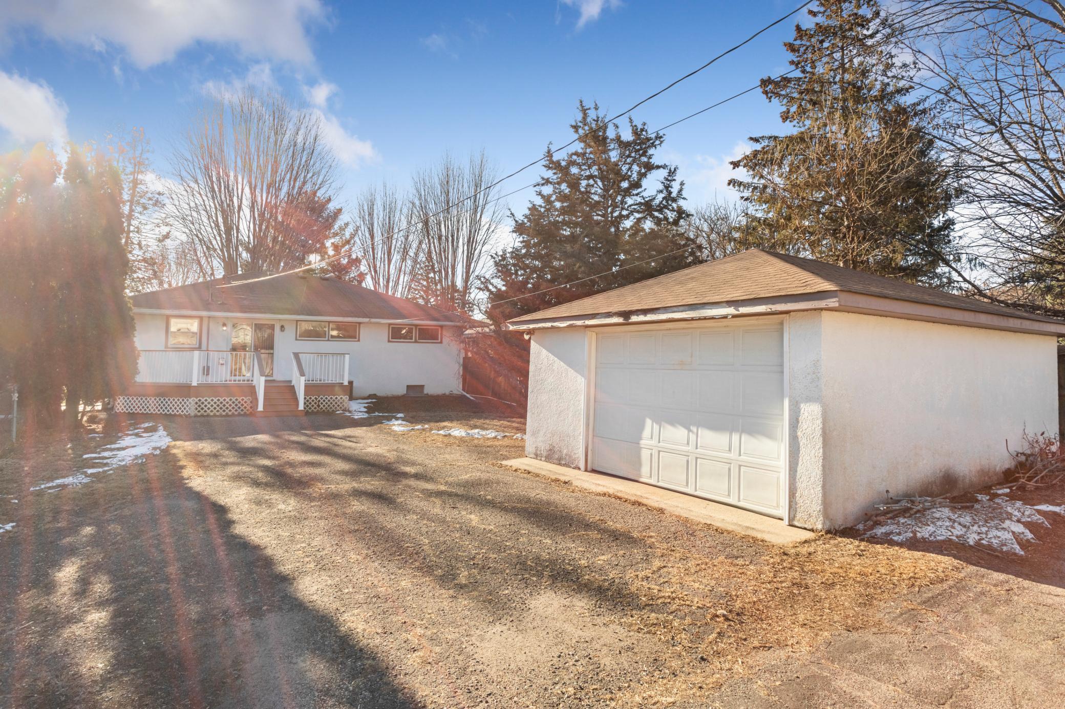 999 Armstrong Avenue