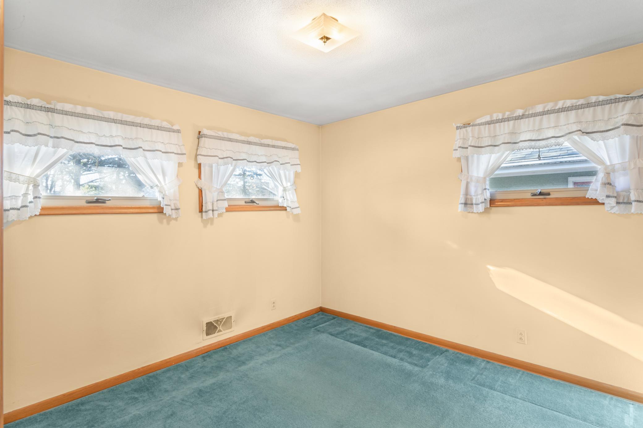 999 Armstrong Avenue