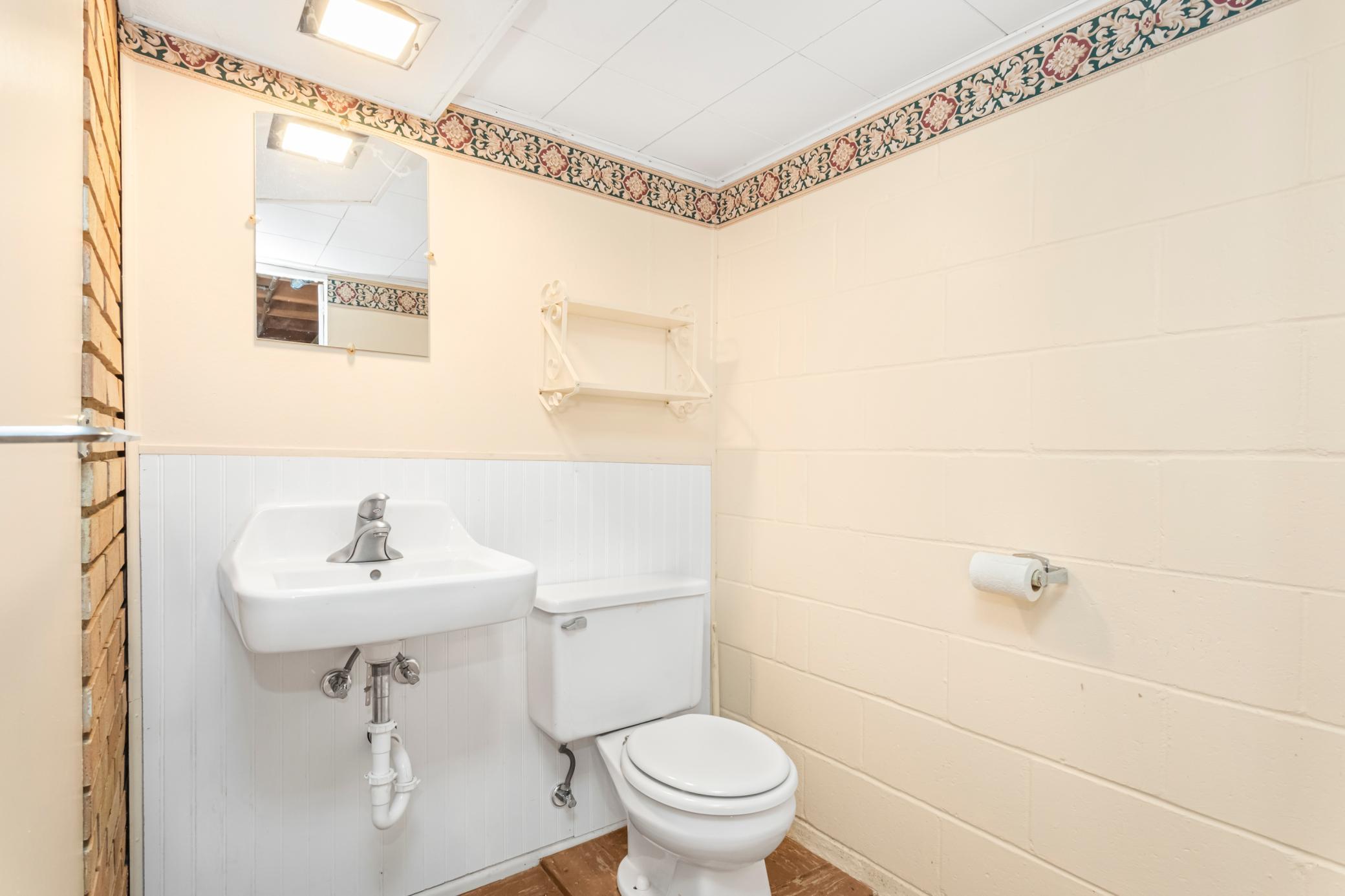 999 Armstrong Avenue