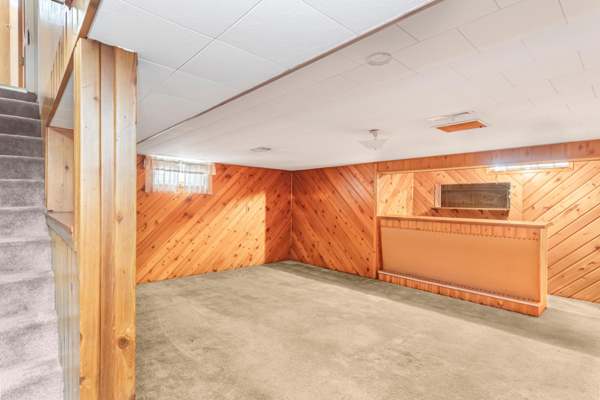 999 Armstrong Avenue