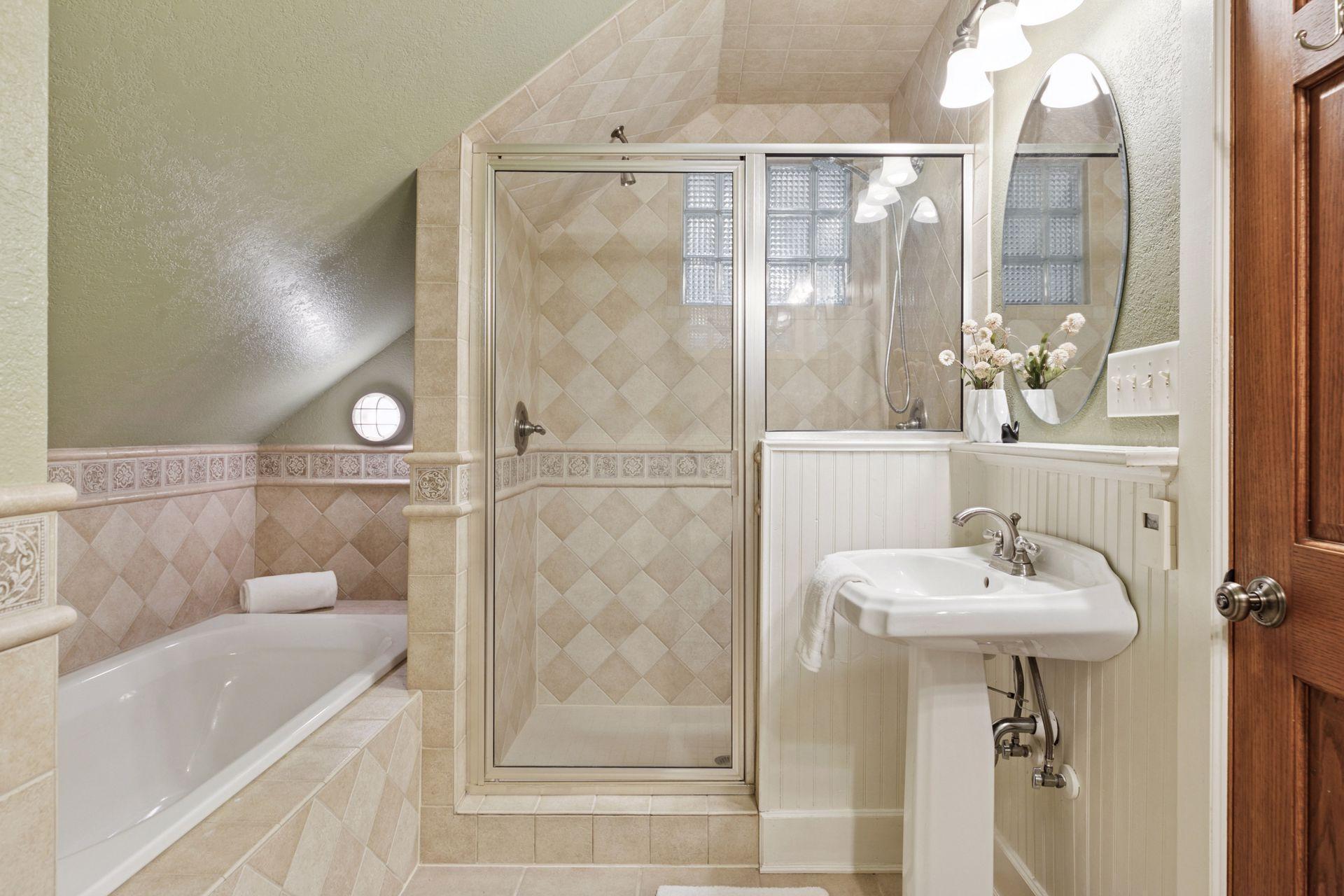 1607 Pinehurst Avenue