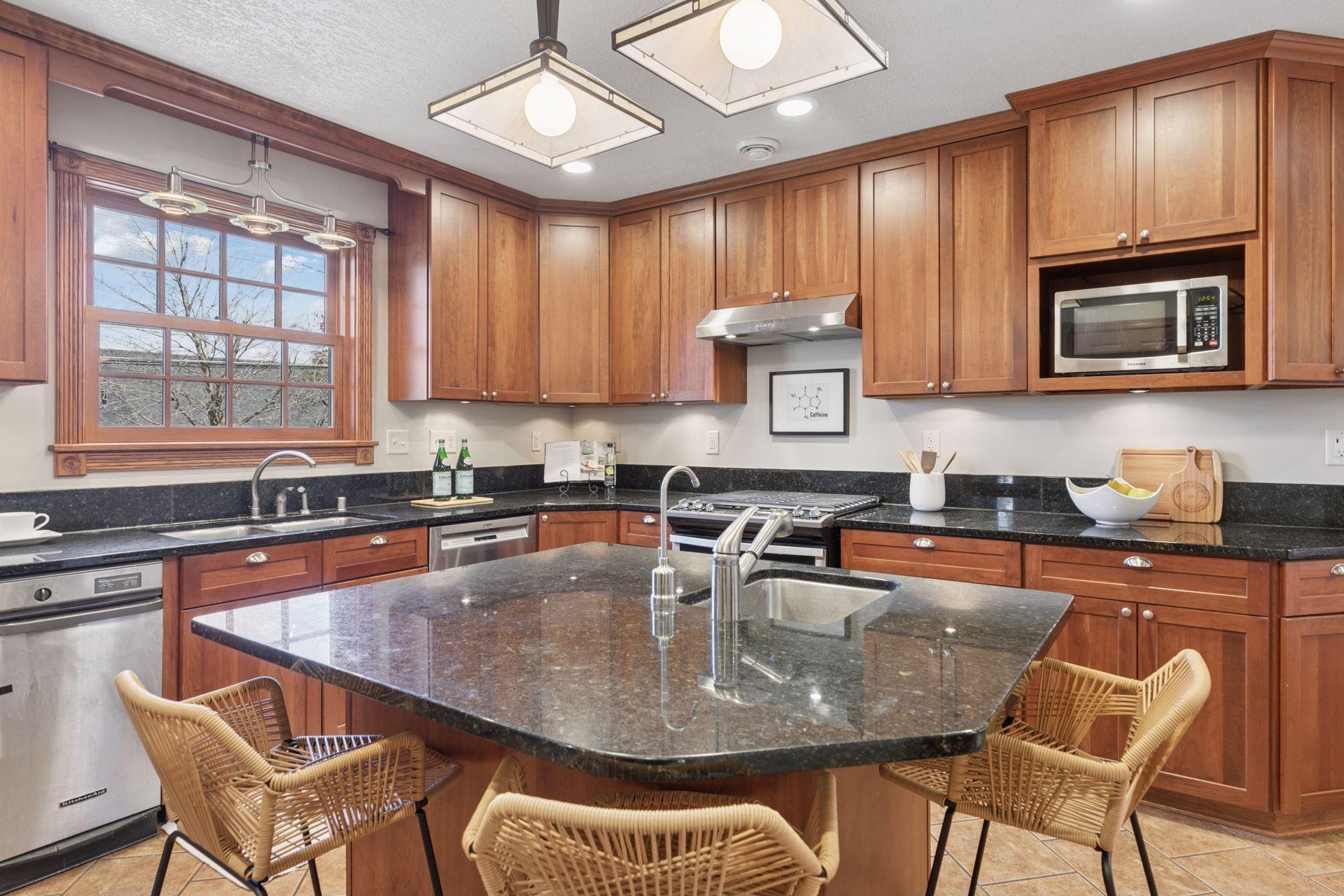 1607 Pinehurst Avenue