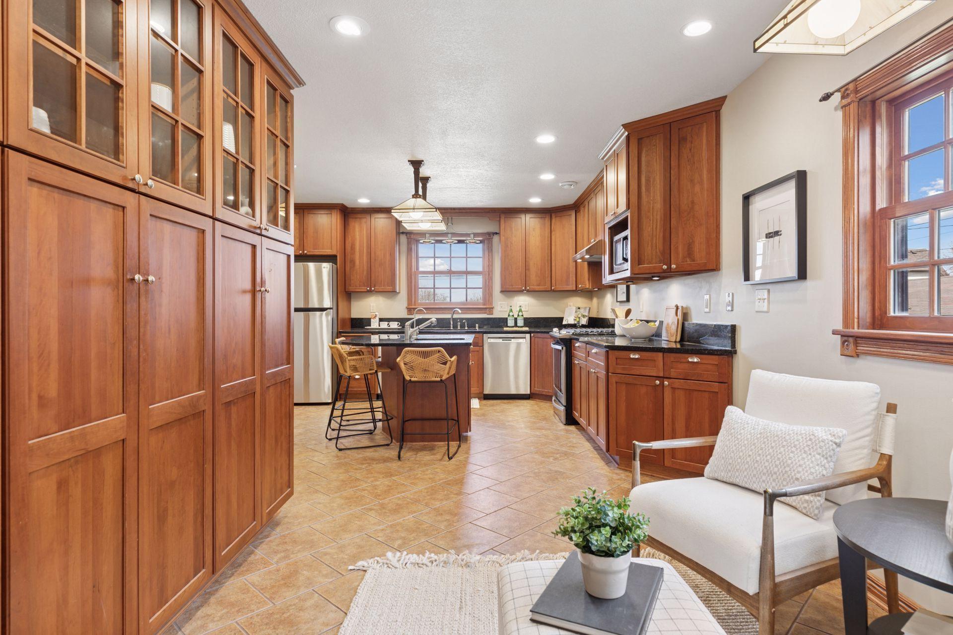 1607 Pinehurst Avenue