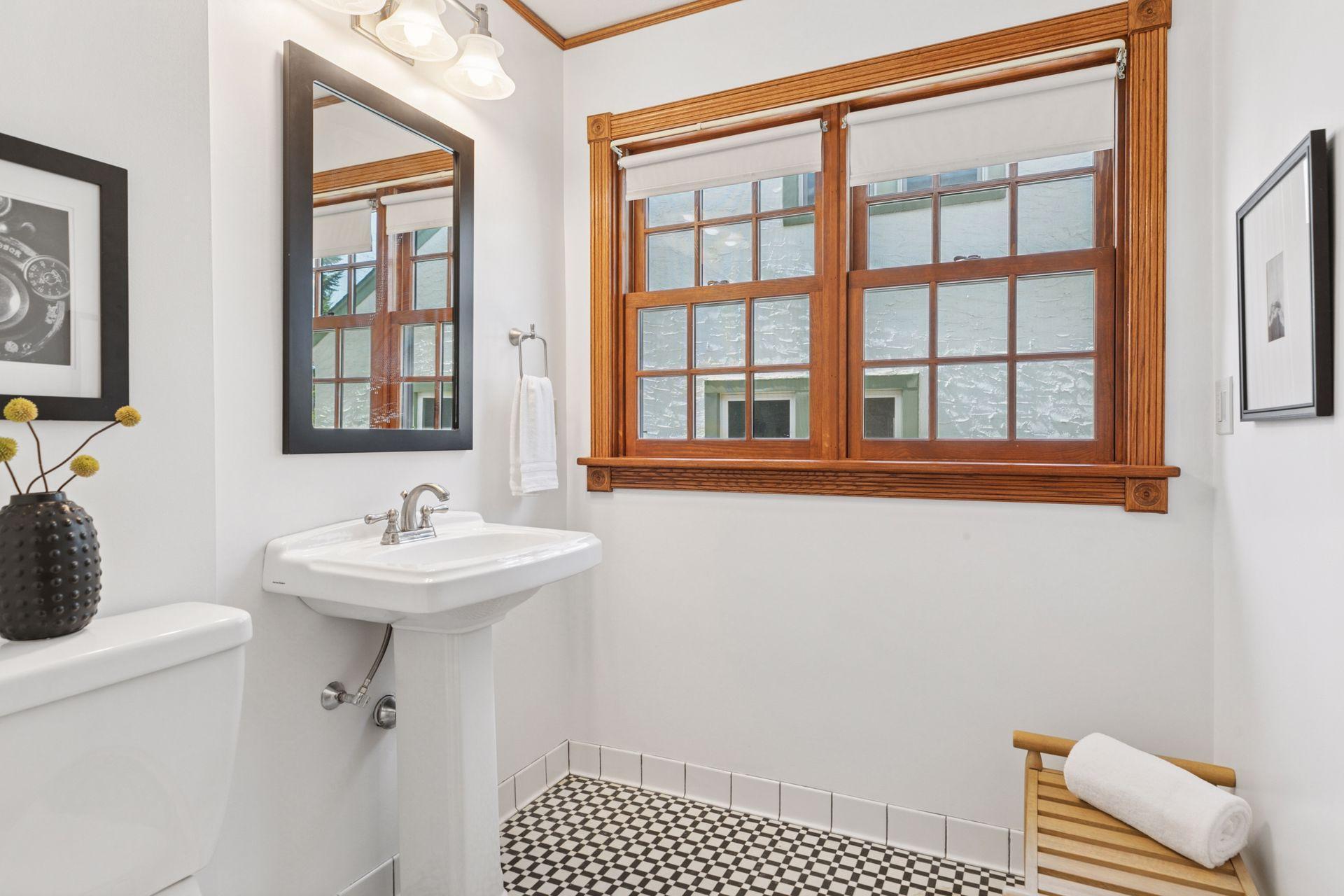 1607 Pinehurst Avenue