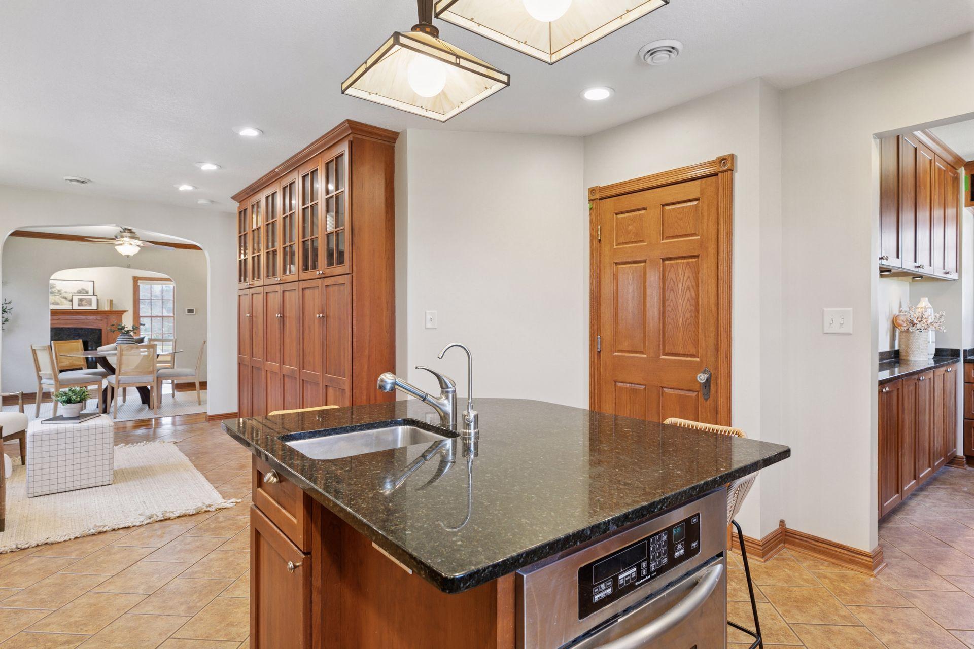 1607 Pinehurst Avenue